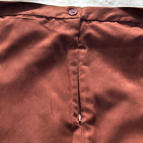 FAUX SUEDE SKIRT, JOAN RIVERS, COLOUR: SADDLE, SIZE 26W, BACK ZIPPER, SIDE WAIST - Picture 9 of 10